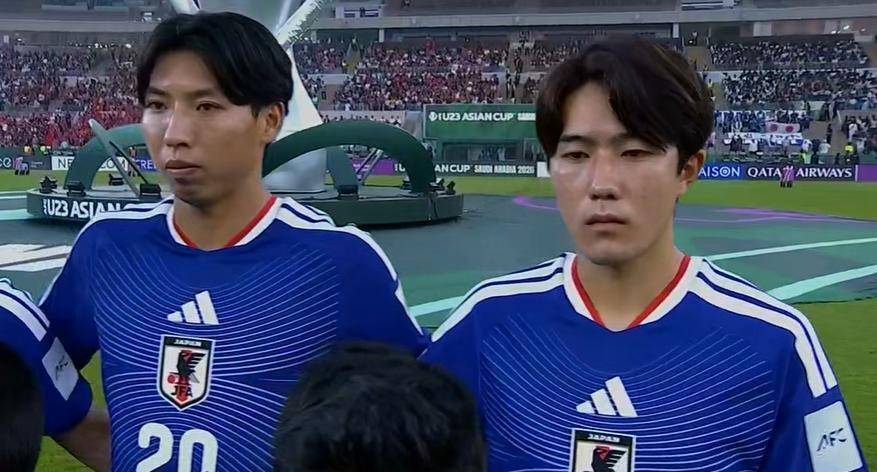 中国队防守漏人+停球送礼被日本全程压着打