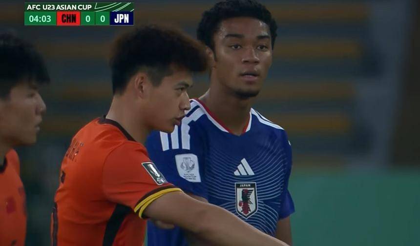 中国队防守漏人+停球送礼被日本全程压着打夺冠压力骤增冰球突破豪华版0-2!8分钟连丢2球!U23世界杯:(图6) 中国队防守漏人+停球送礼被日本全程压着打夺冠压力骤增冰球突破豪华版0-2!8分钟连丢2球!U23世界杯:(图6)